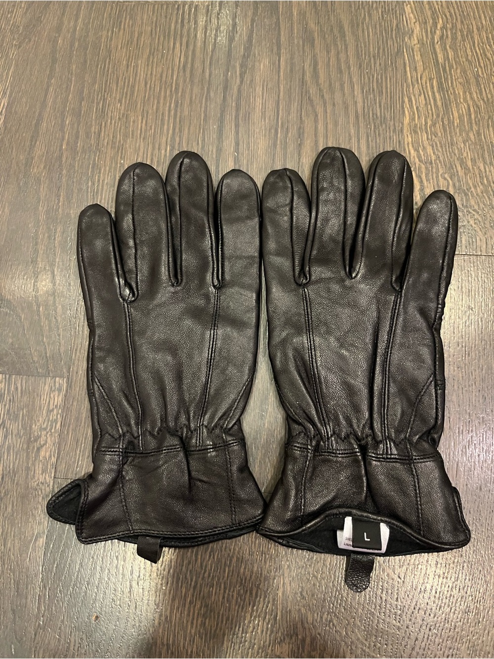 Men’s black leather gloves